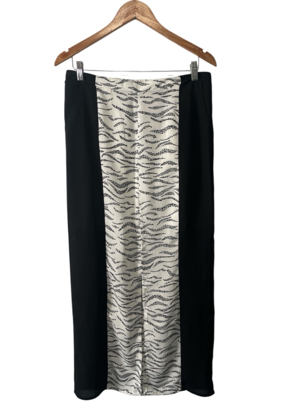 Kensie size Small long skirt